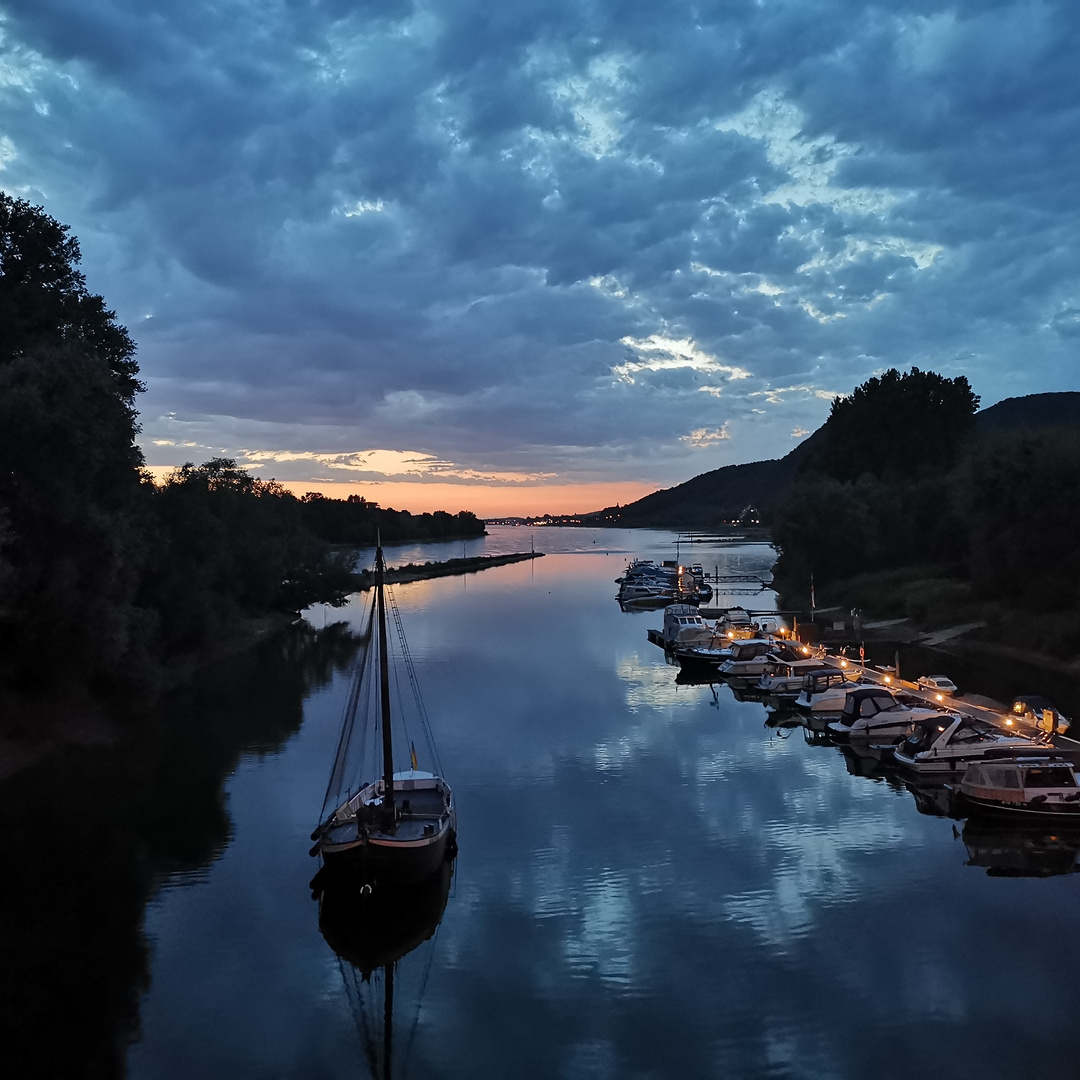 Abendstimmung am Rhein