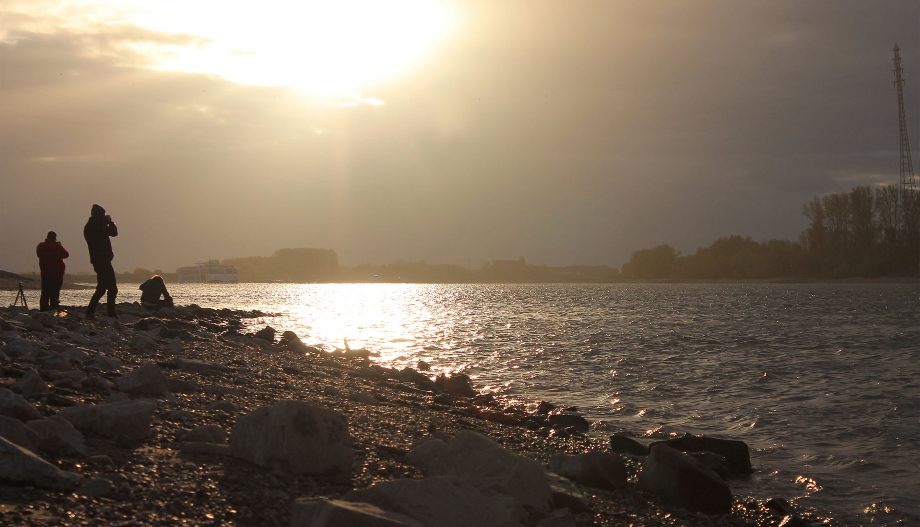 Abendstimmung am Rhein