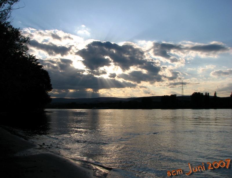 Abendstimmung am Rhein