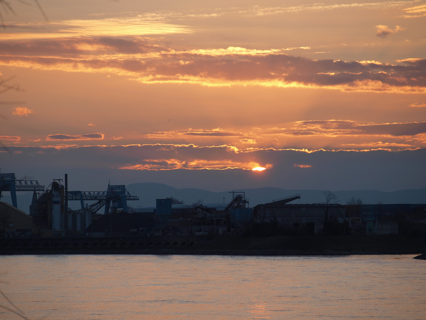 Abendstimmung am Rhein