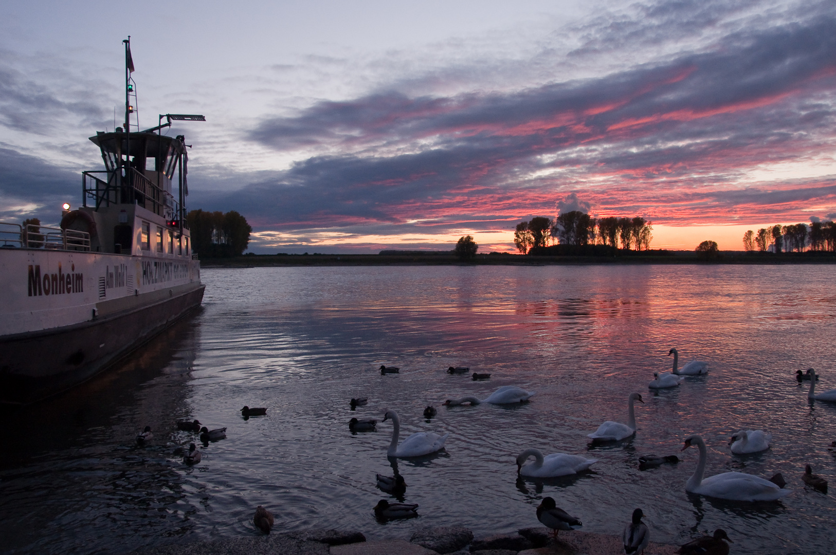 Abendstimmung am Rhein