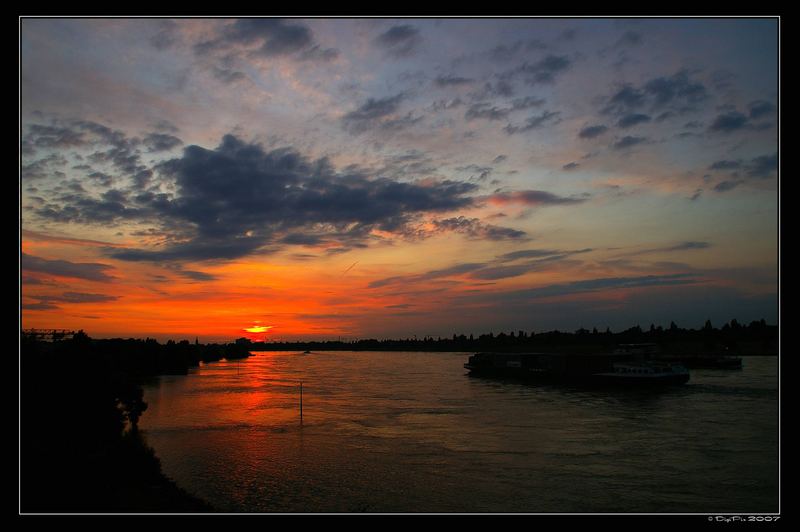 Abendstimmung am Rhein