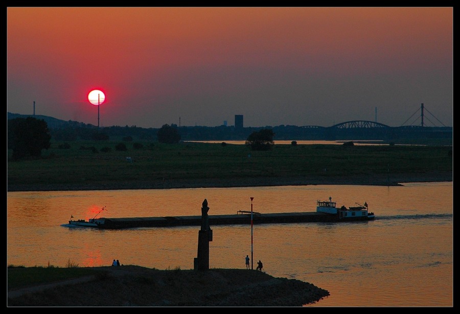 Abendstimmung am Rhein