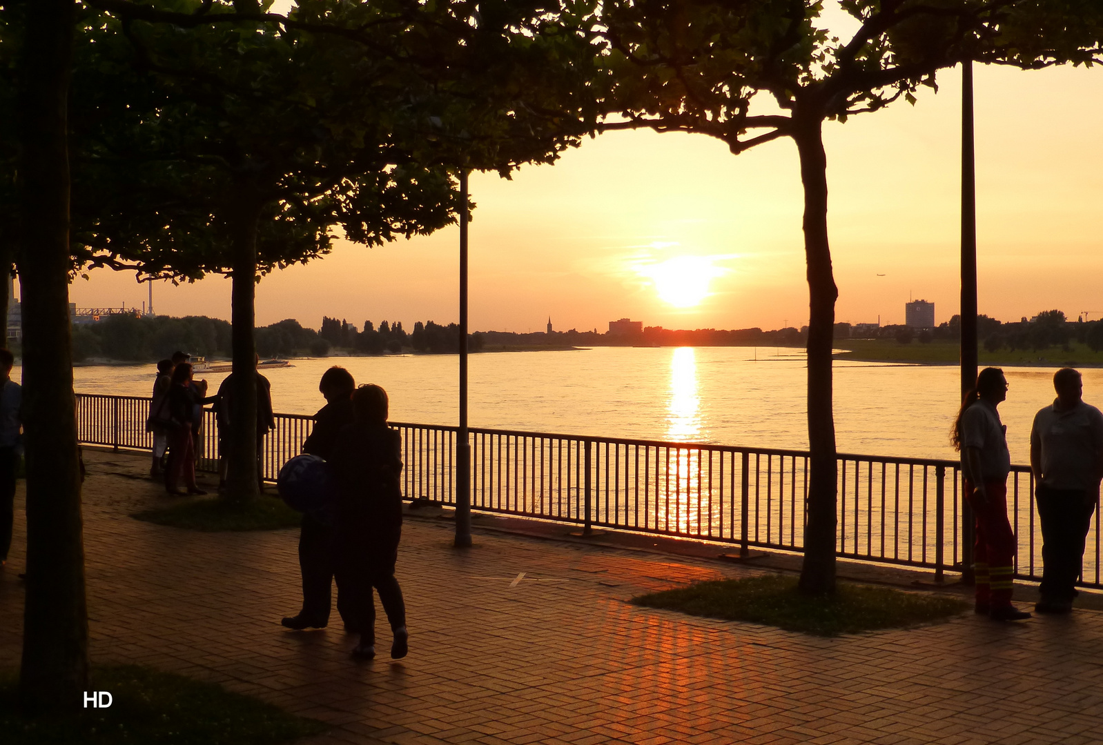 Abendstimmung am Rhein