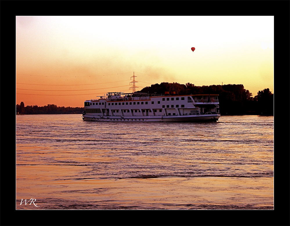 Abendstimmung am Rhein.