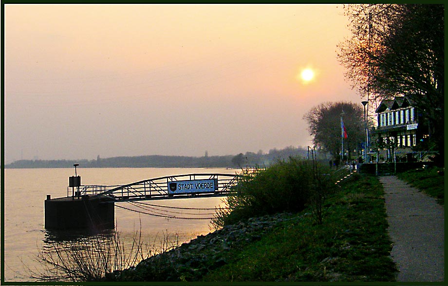 Abendstimmung am Rhein in Götterswickerham