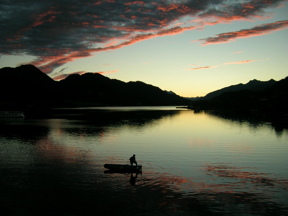 Abendstimmung am See / Evening falls