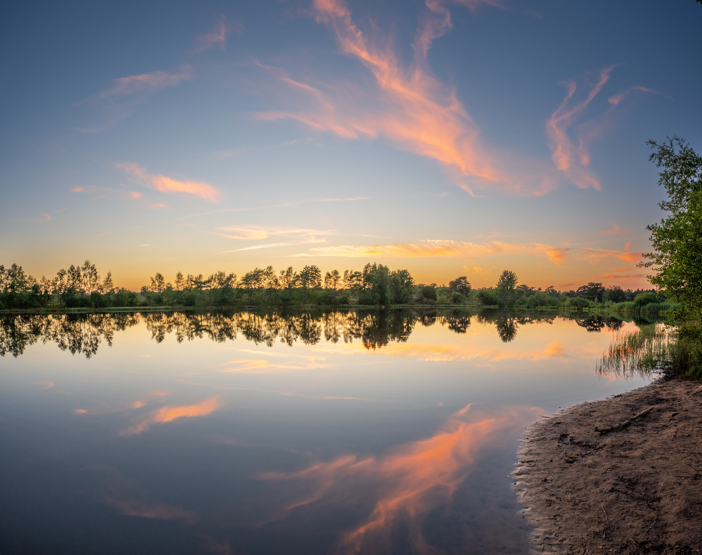 Abendstimmung am Silvestersee in der Lüneburger Heide