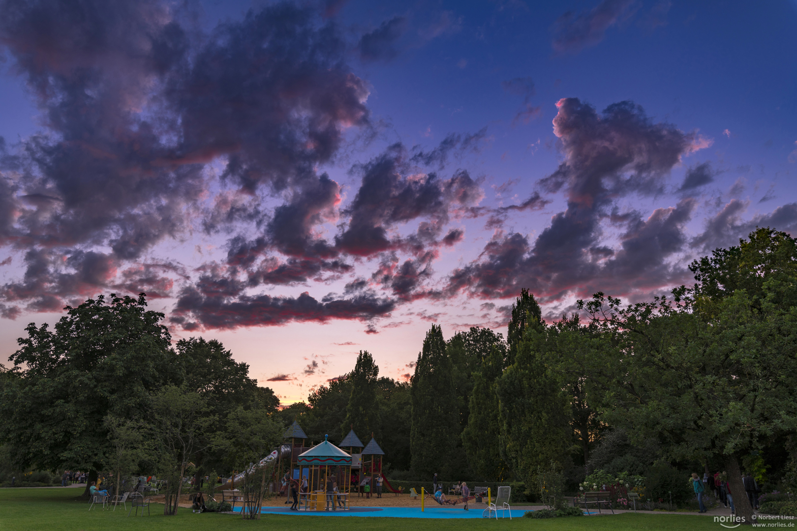 Abendstimmung am Spielplatz