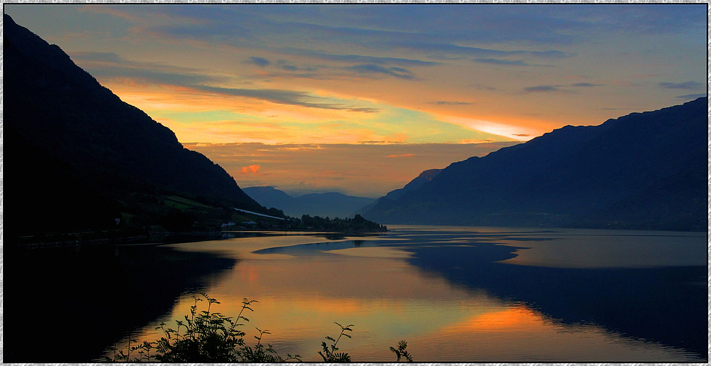 Abendstimmung am Sørfjord in Hardanger; Norwegenreise 2012 (HDR)