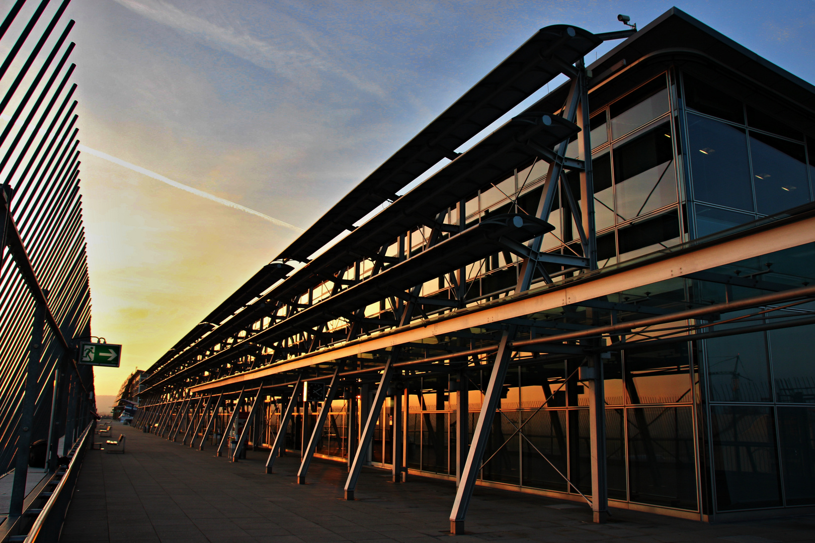 Abendstimmung am STR (Flughafen Stuttgart)