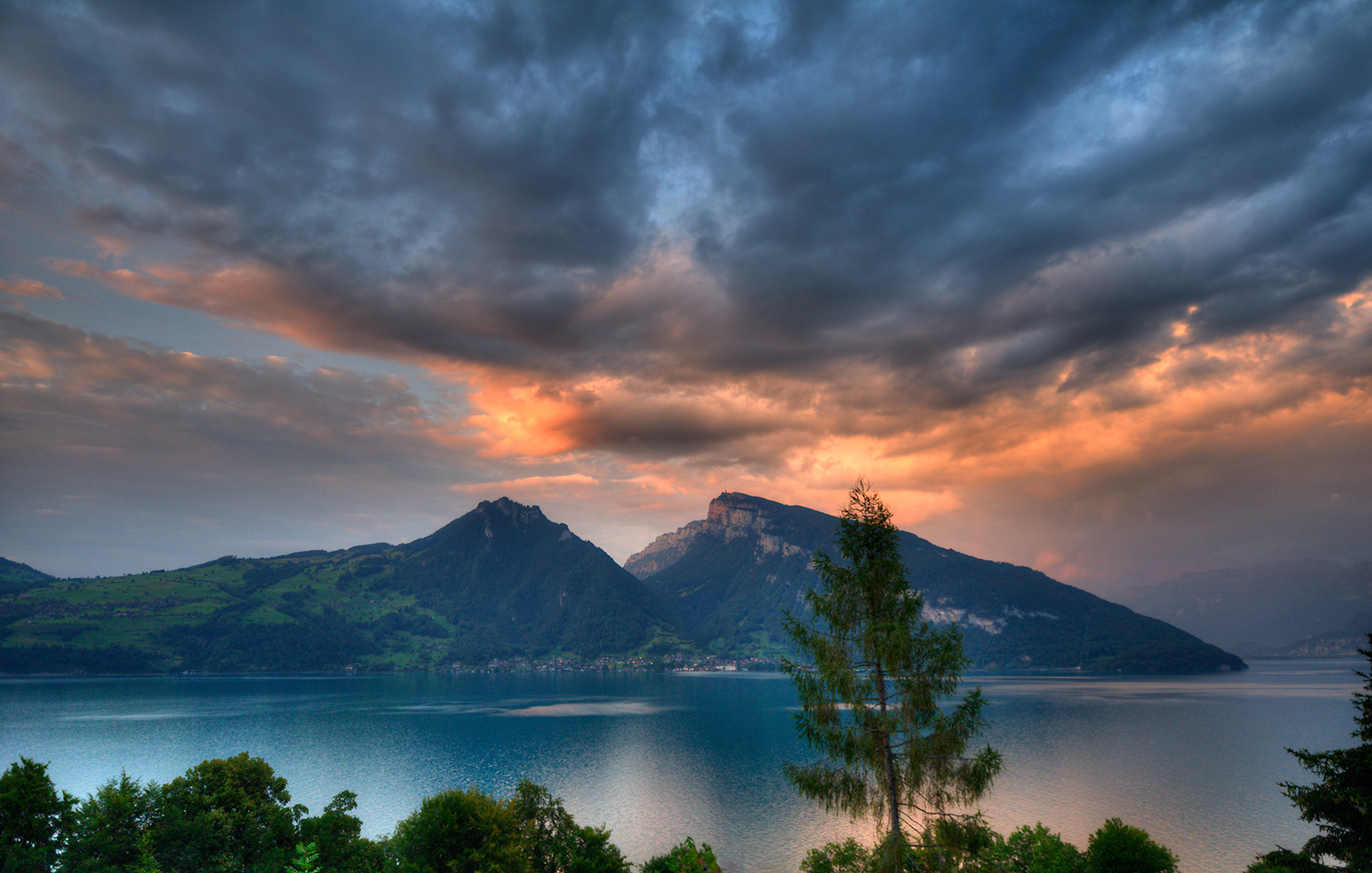 Abendstimmung am Thunersee