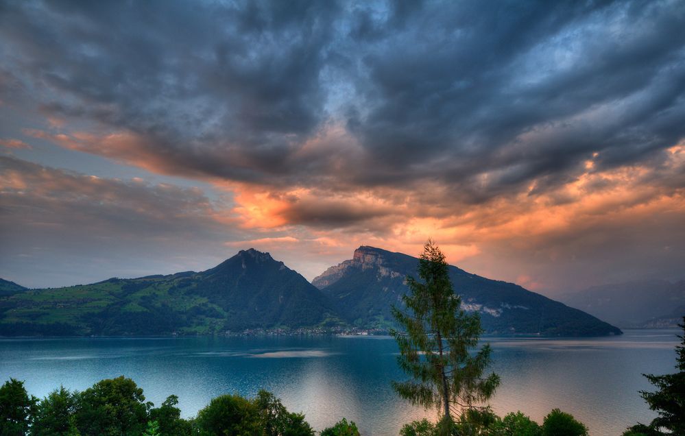 Abendstimmung am Thunersee