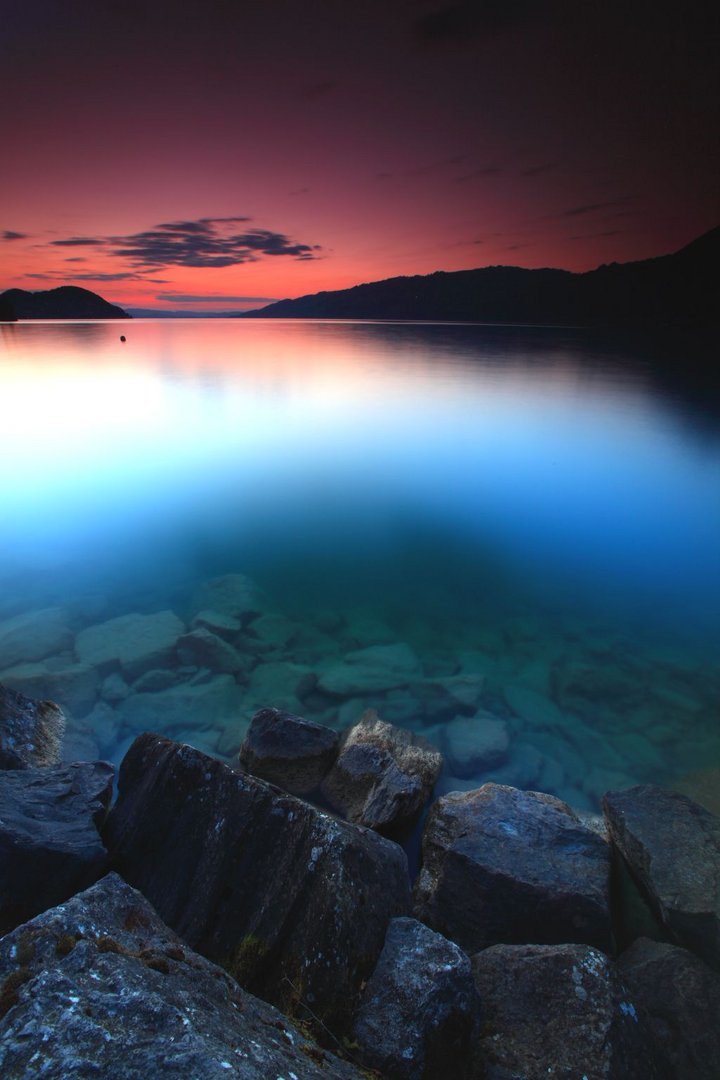 Abendstimmung am Thunersee in der Schweiz