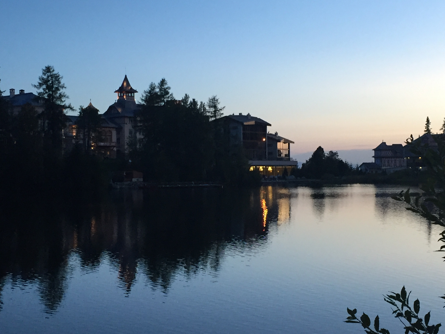 Abendstimmung am Tschirmer See in der Hohen Tatra