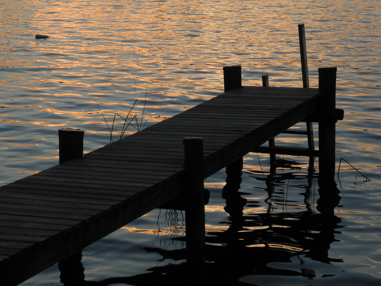 Abendstimmung am verlassenen Steg