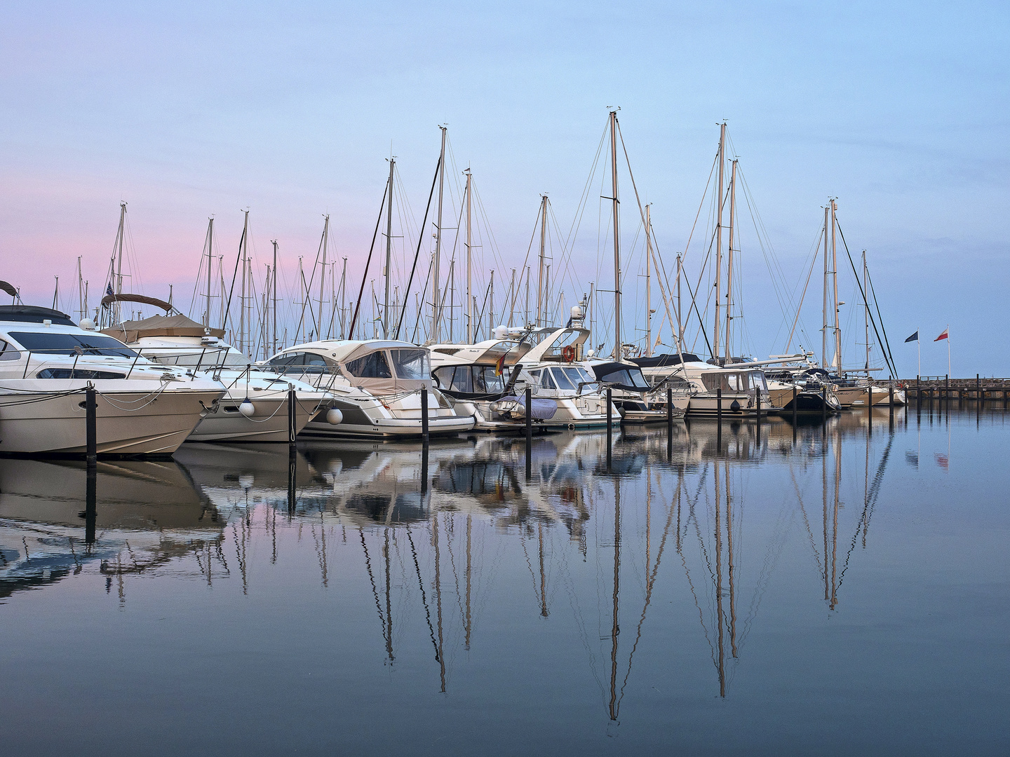 Abendstimmung am Yachthafen