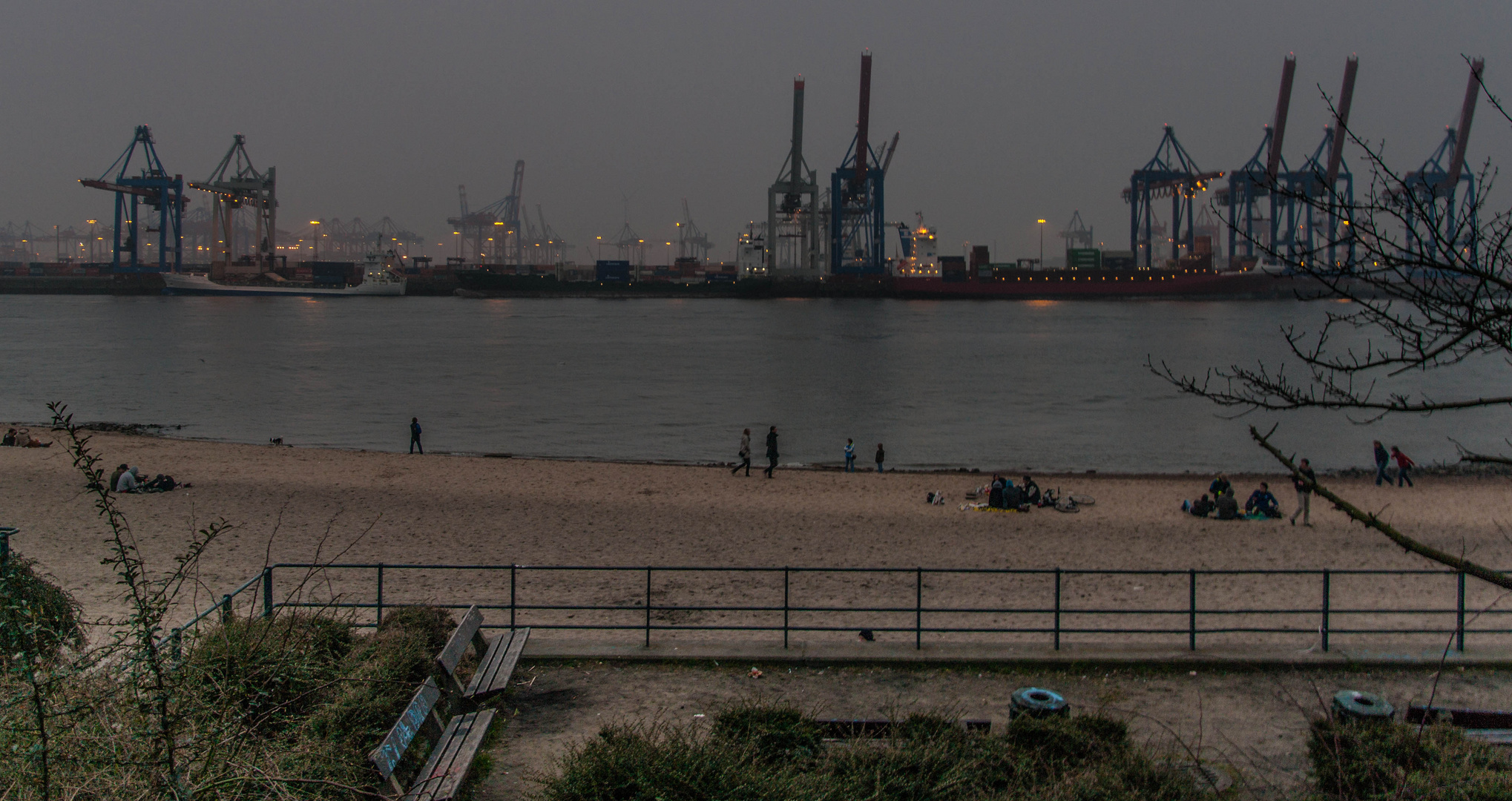 Abendstimmung an der Elbe im Frühling dieses Jahres...