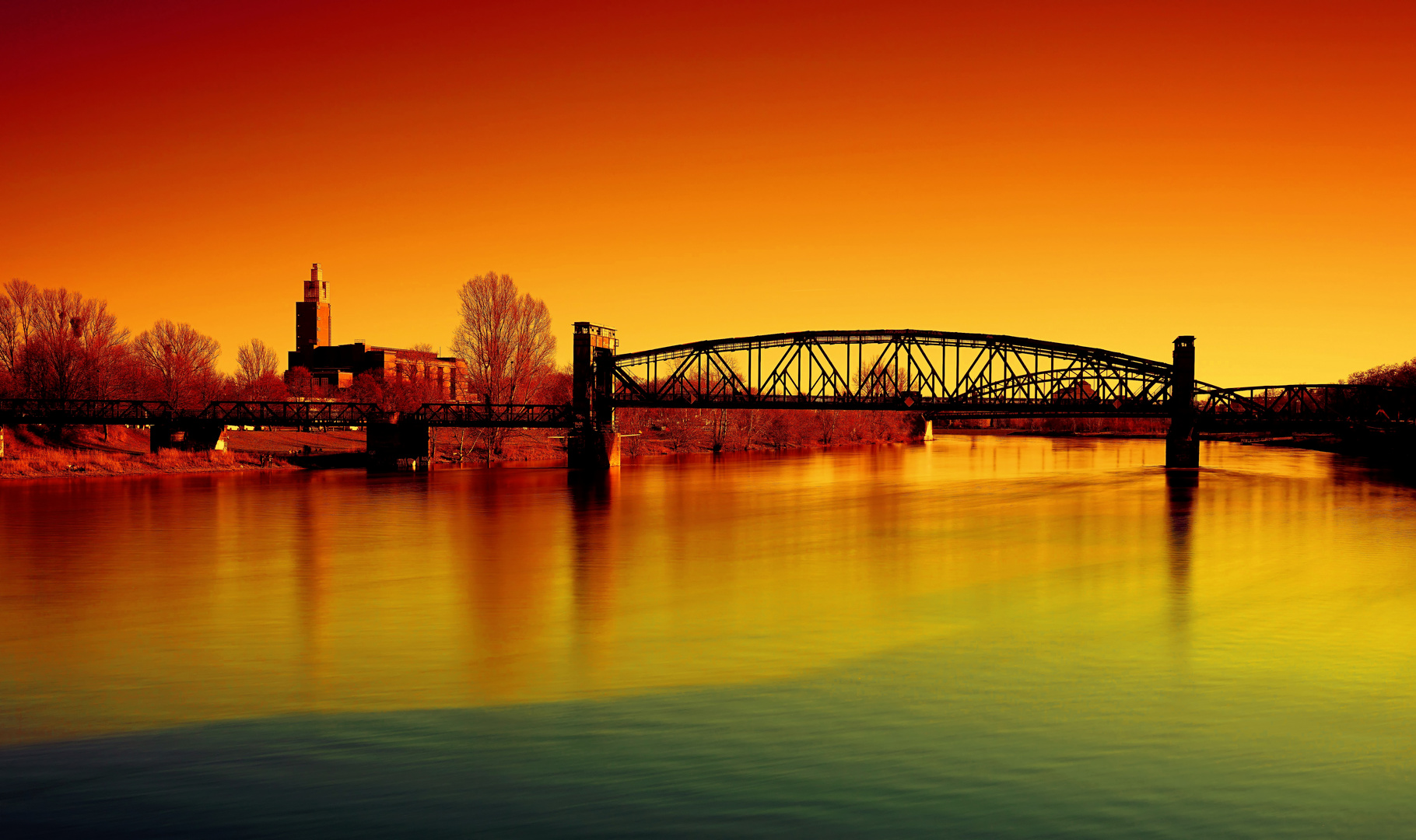 Abendstimmung an der Elbe in Magdeburg