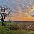 Abendstimmung an der Friedenslinde.