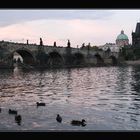 Abendstimmung an der Karlsbrücke in Prag