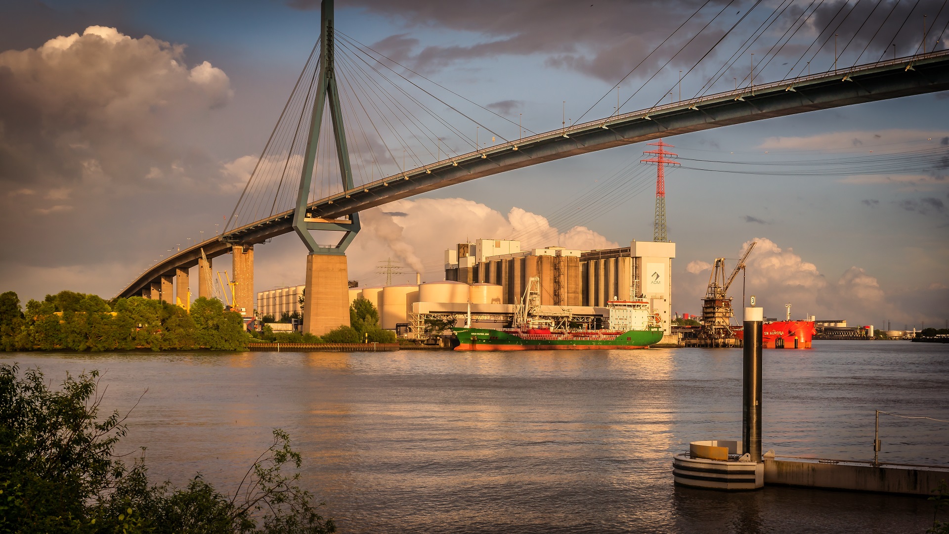 Abendstimmung an der Köhlbrandbrücke