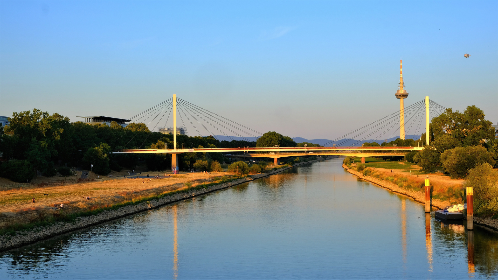 Abendstimmung an der Neckarbrücke