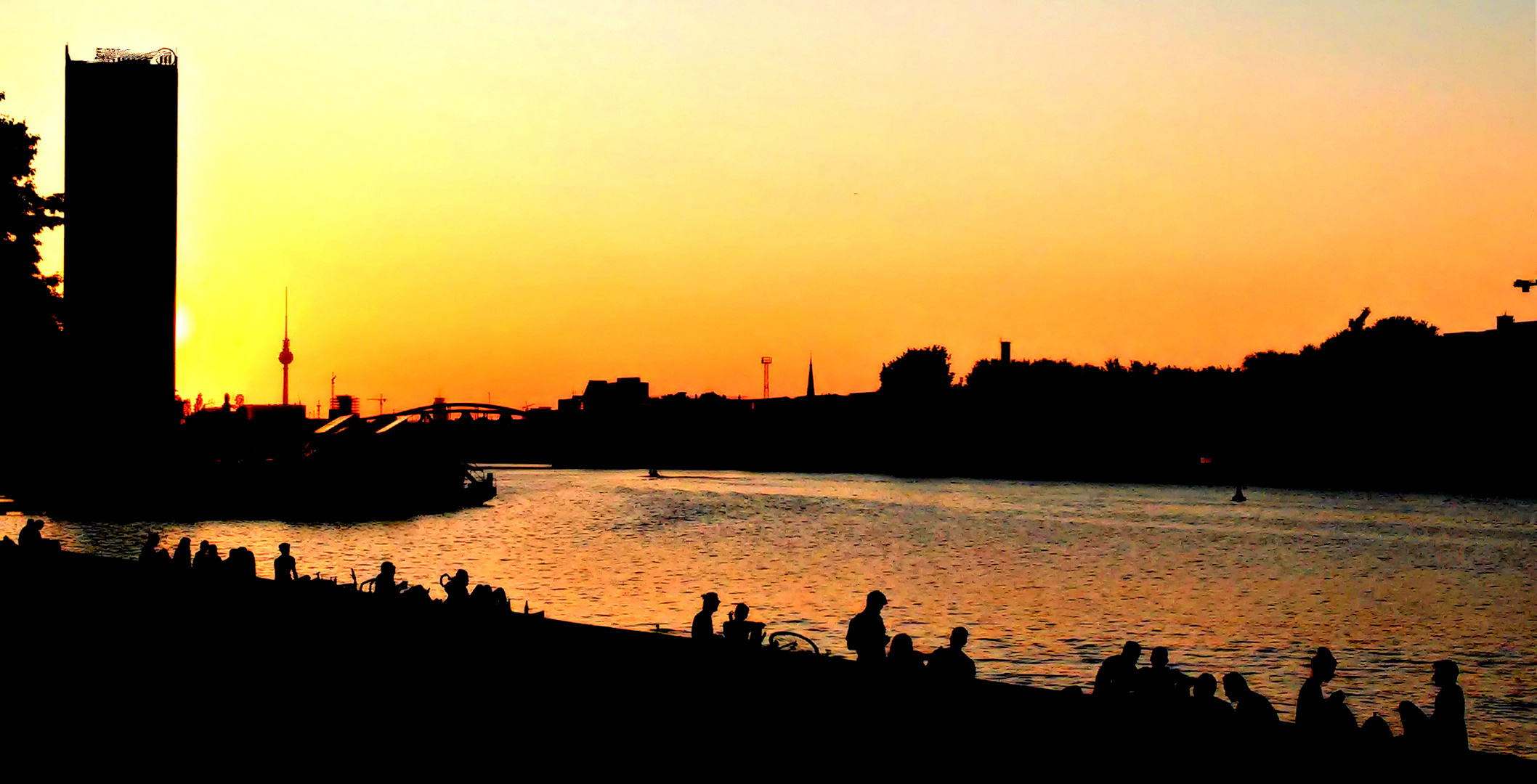 Abendstimmung an der Spree in Berlin - Treptow