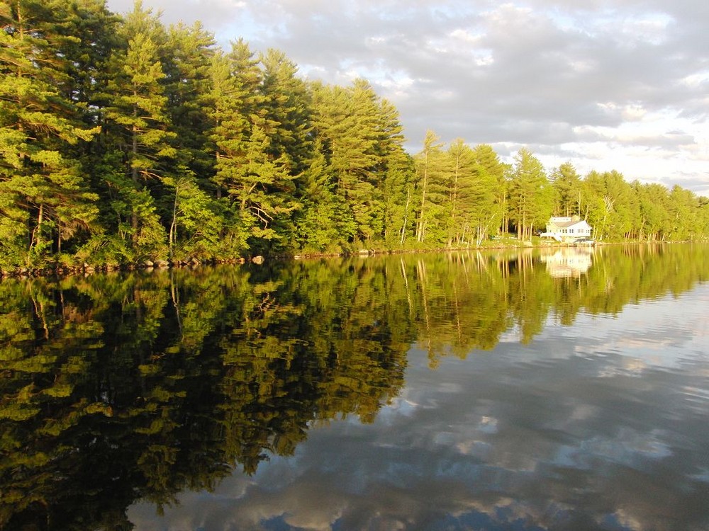 Abendstimmung an einem See in Maine