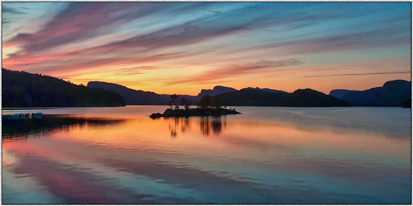 Abendstimmung auf dem Egenes-Camping nähe Flekkefjord ; Camper- Norwegenreise 2019