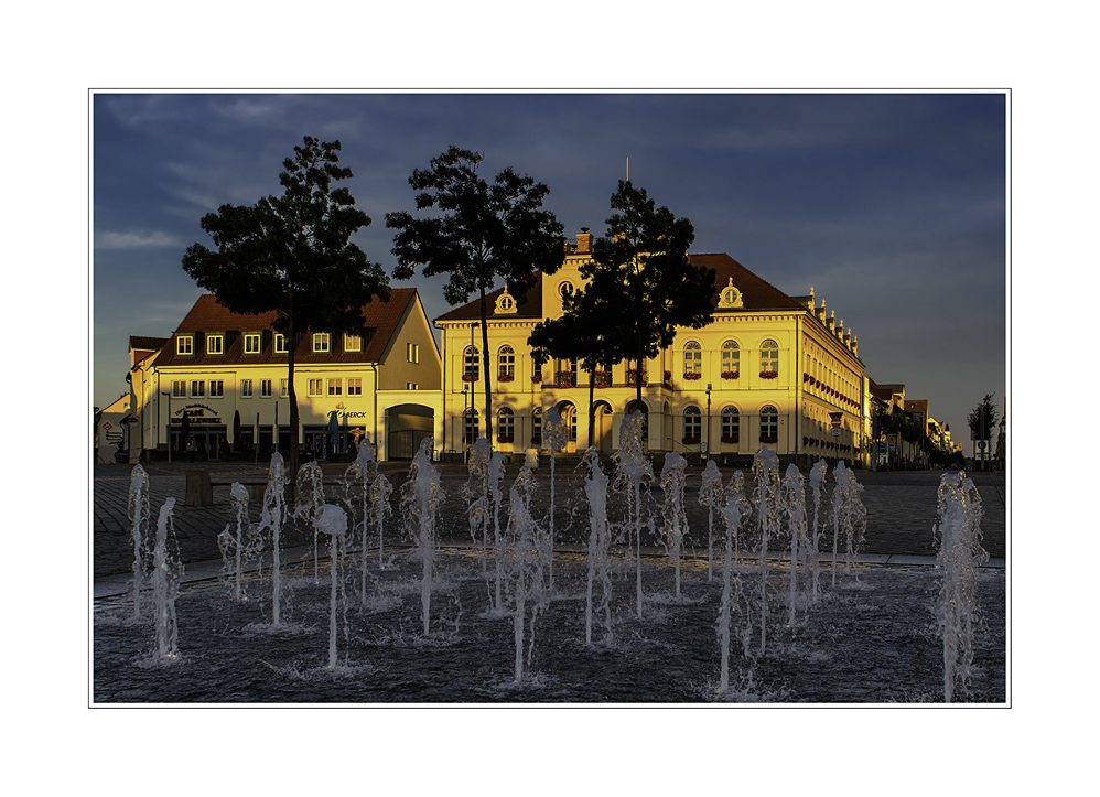 Abendstimmung auf dem Marktplatz in Neustrelitz