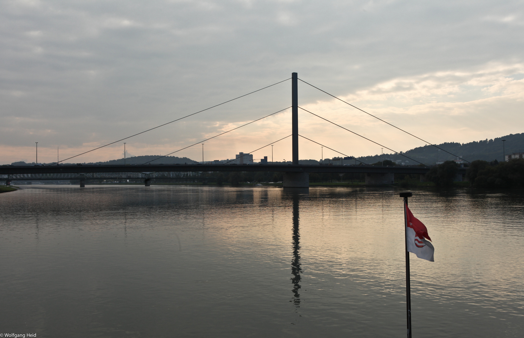 Abendstimmung auf der Donau in Linz.