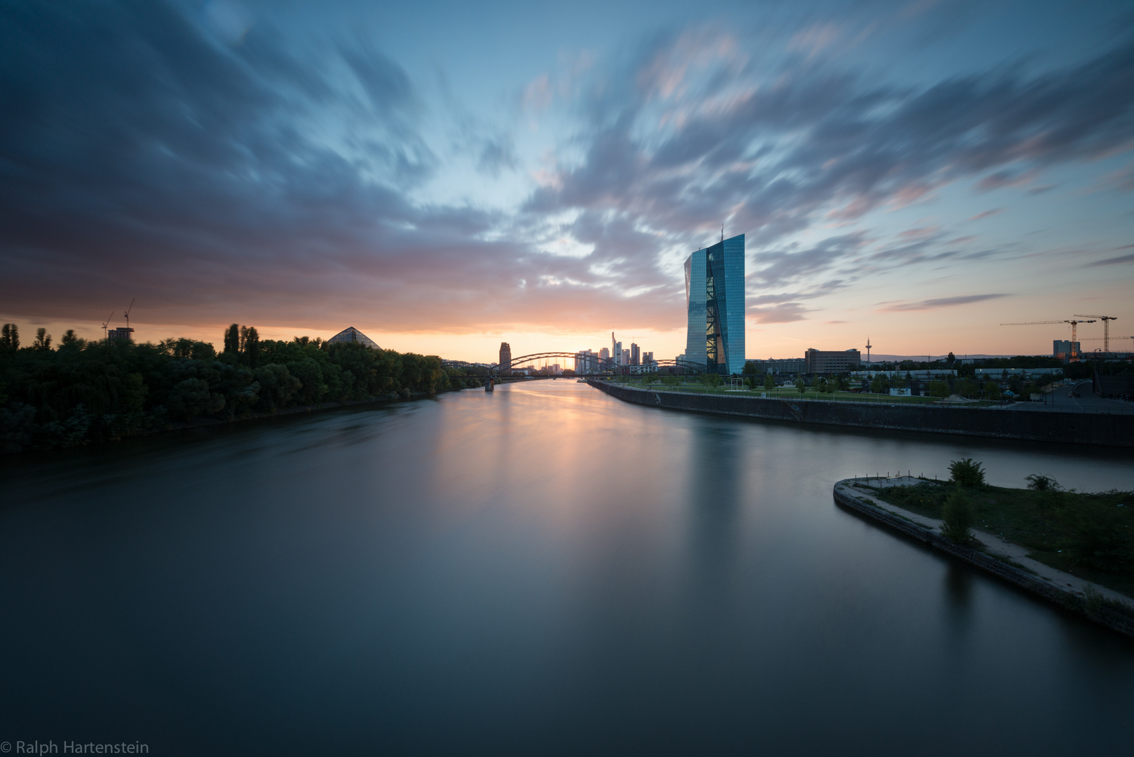 Abendstimmung auf der Osthafenbrücke