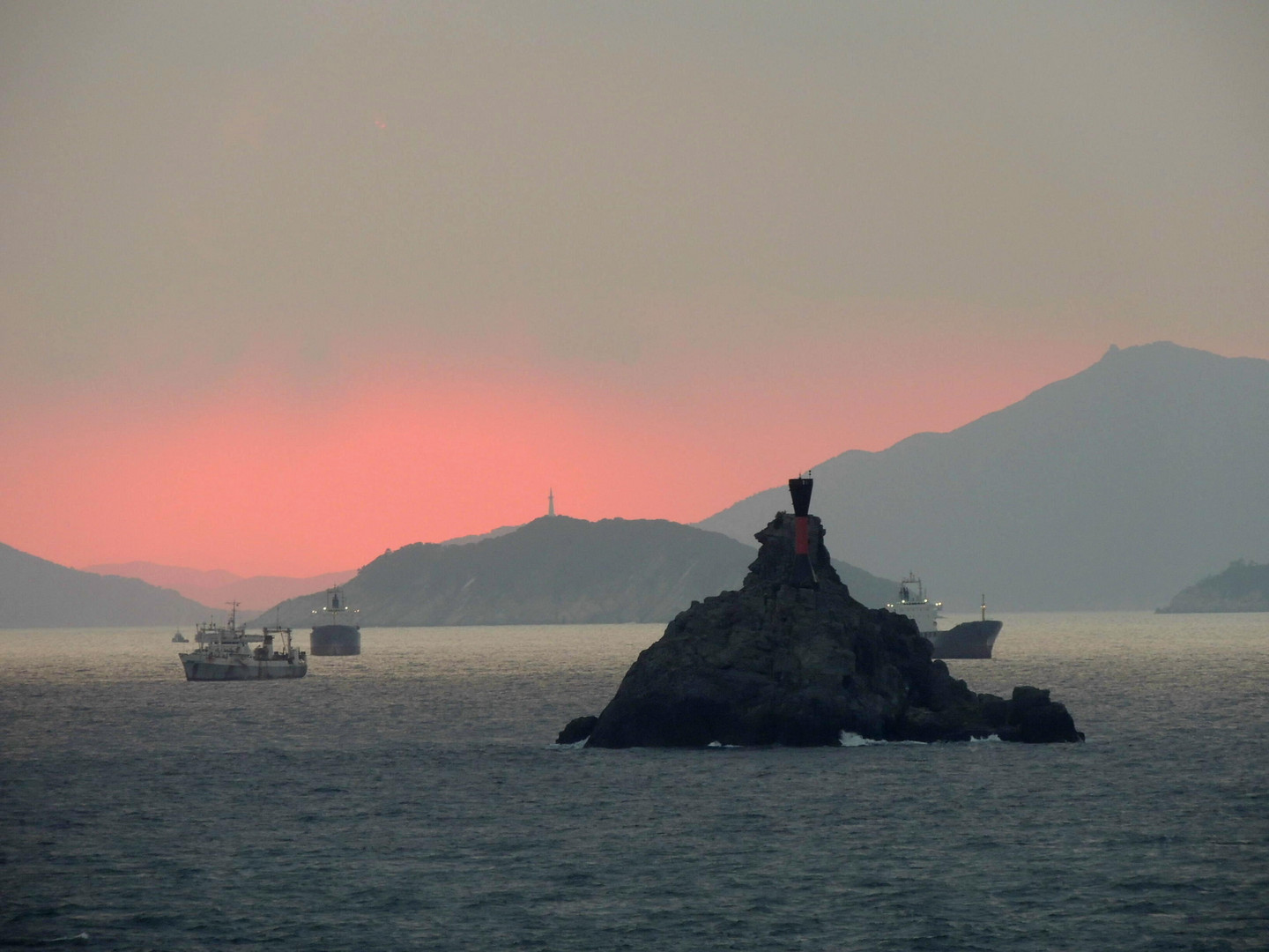 Abendstimmung auf der Reede von Busan/Südkorea