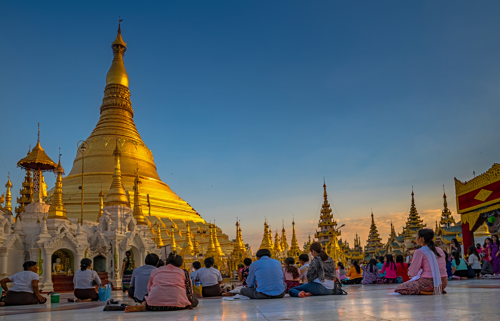 Abendstimmung bei der Shwedagon-Pagoda