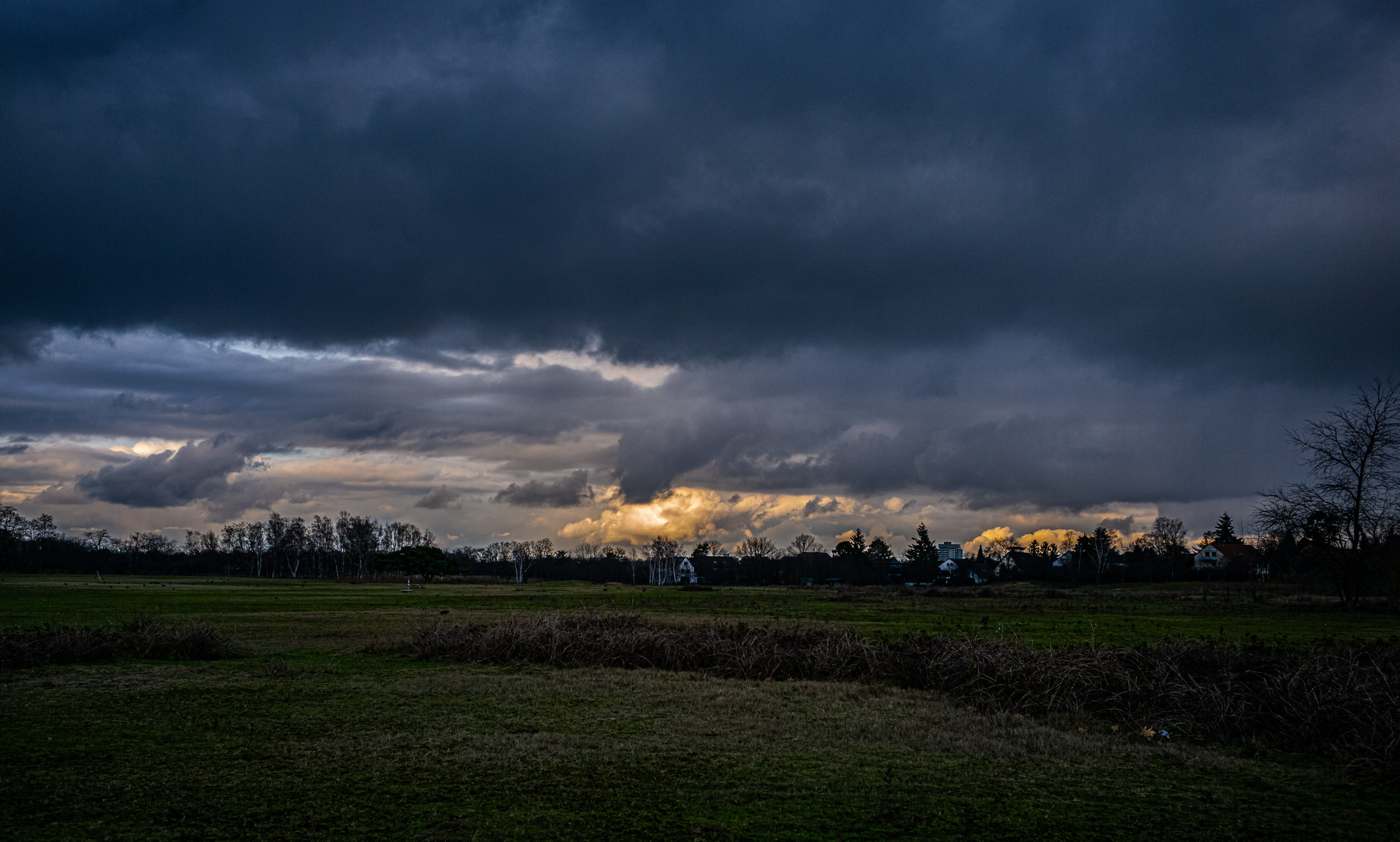 Abendstimmung bei turbulentem Wetter