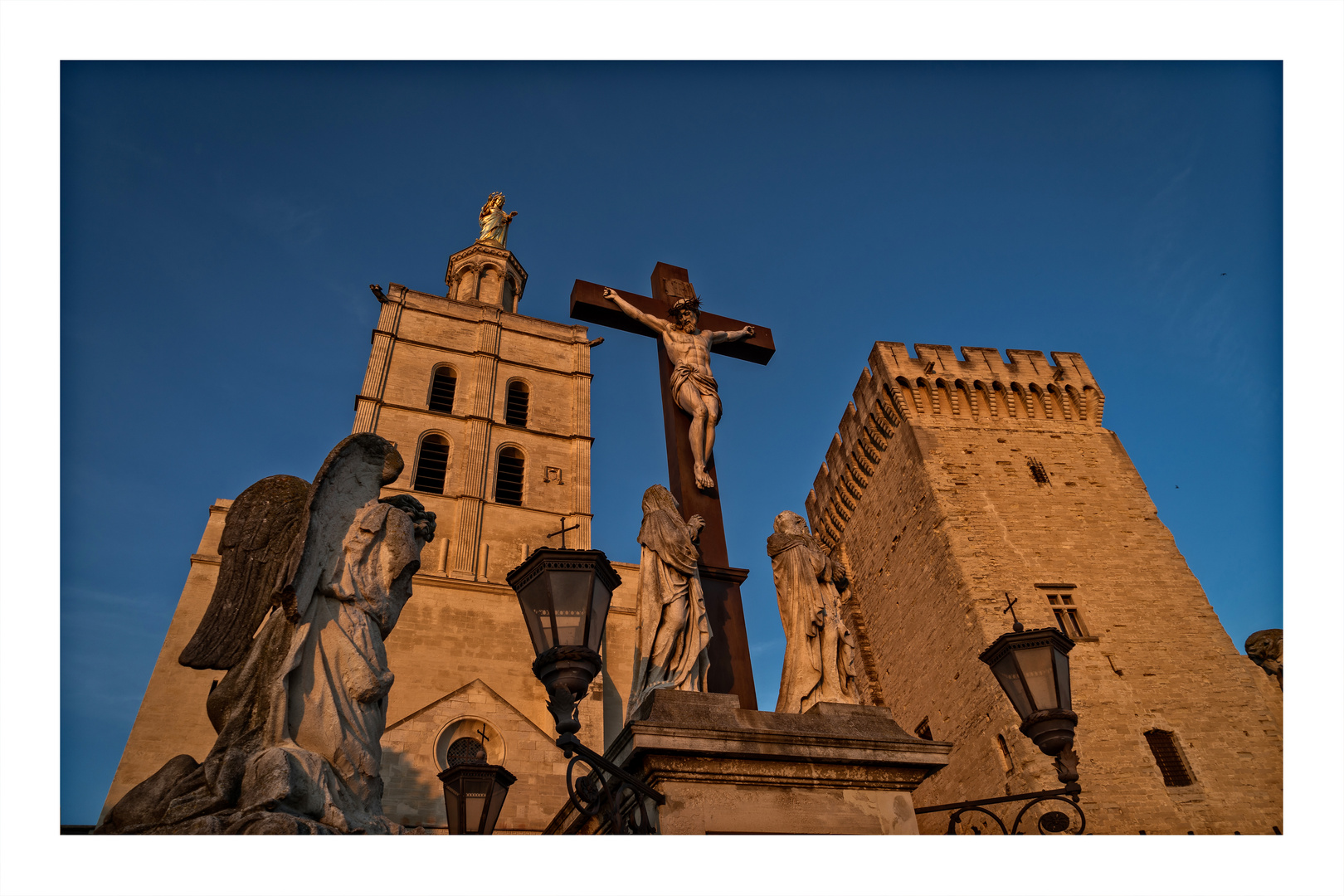 Abendstimmung beim Papstpalast in Avignon