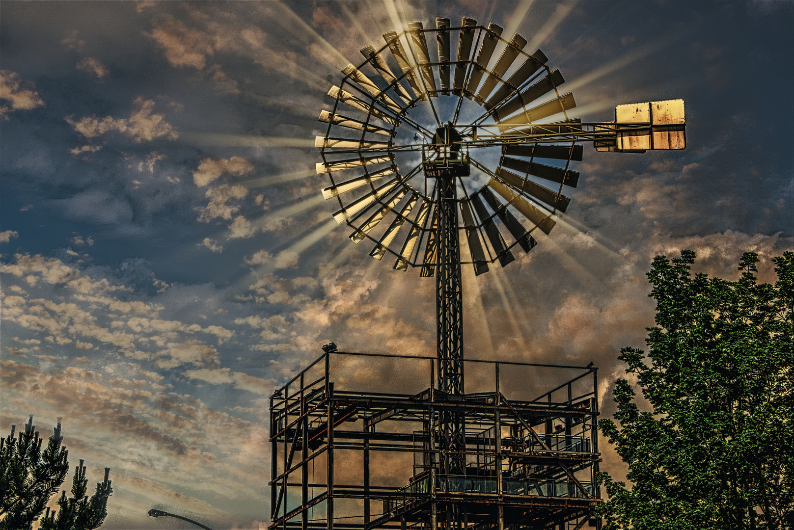 Abendstimmung im alten Stahlwerk Nordpark Duisburg