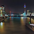 Abendstimmung im Düsseldorfer Medienhafen