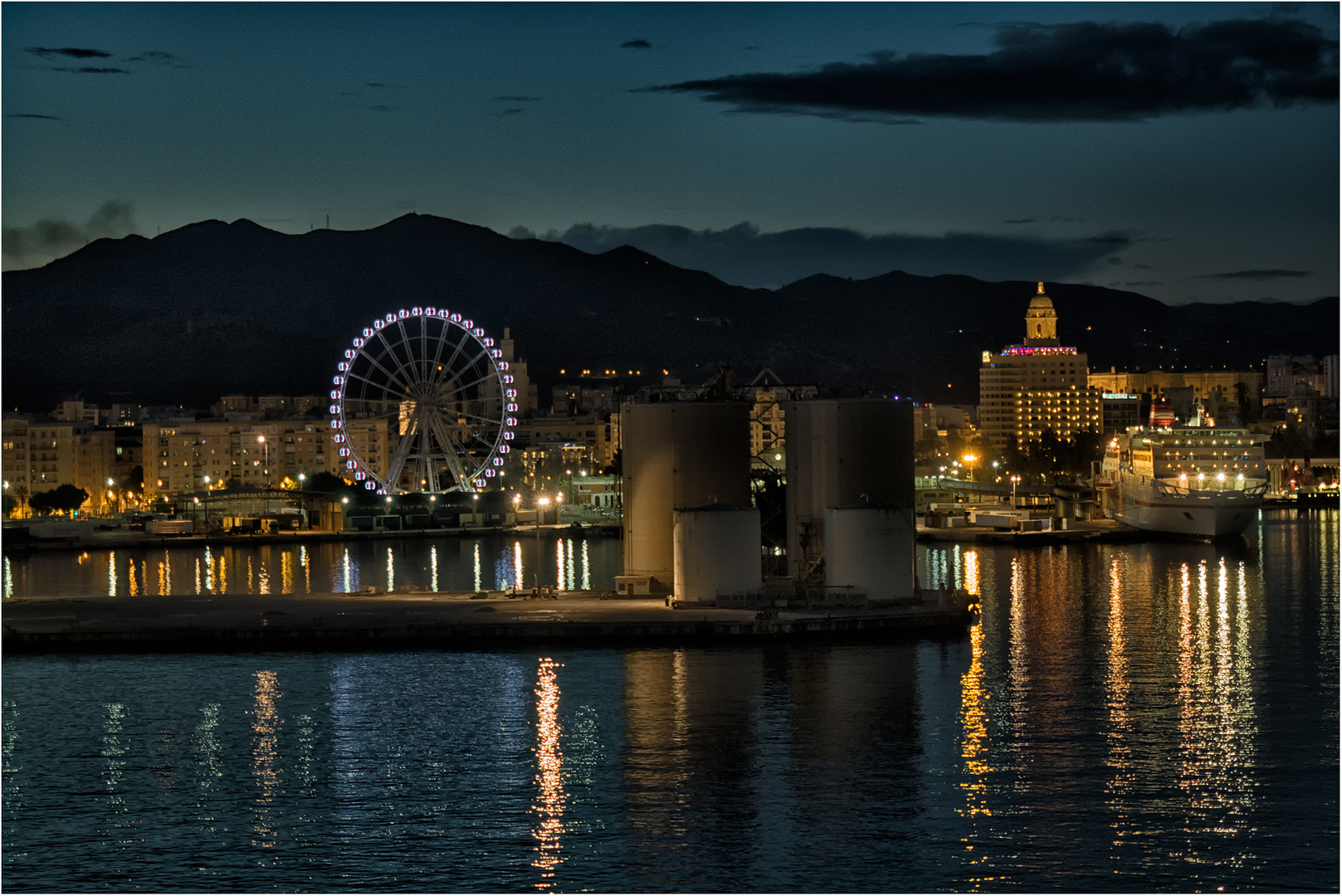 Abendstimmung im Hafen von Malaga 