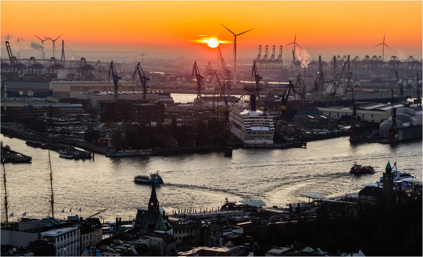 Abendstimmung im Hamburger Hafen