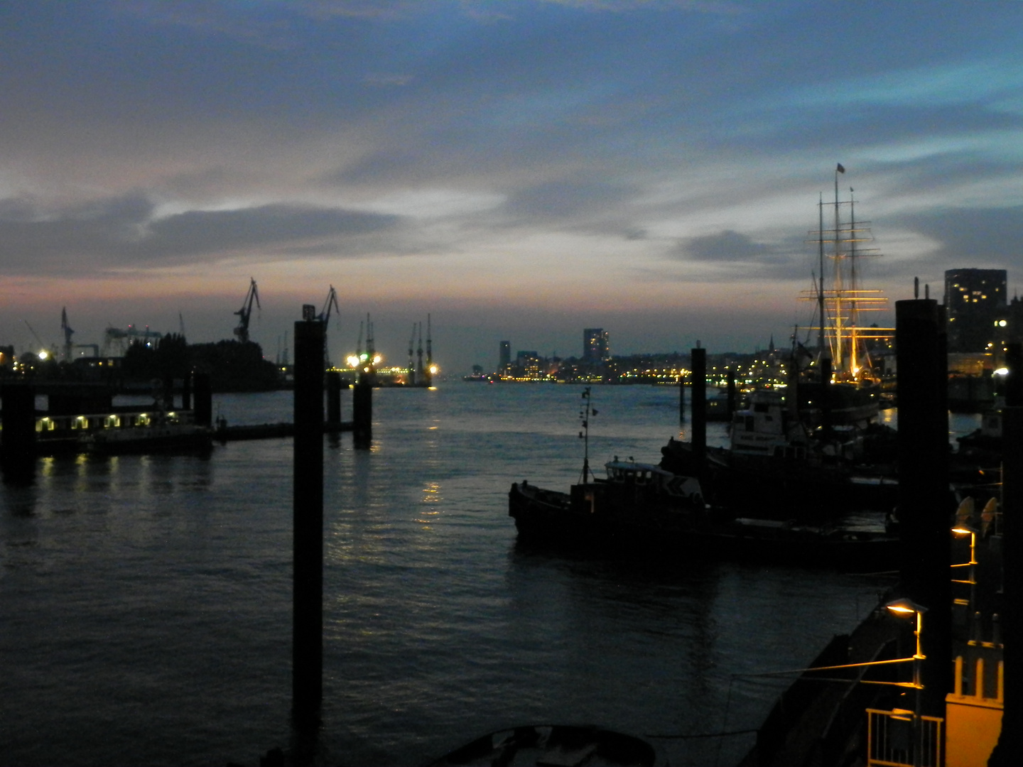 Abendstimmung im Hamburger Hafen