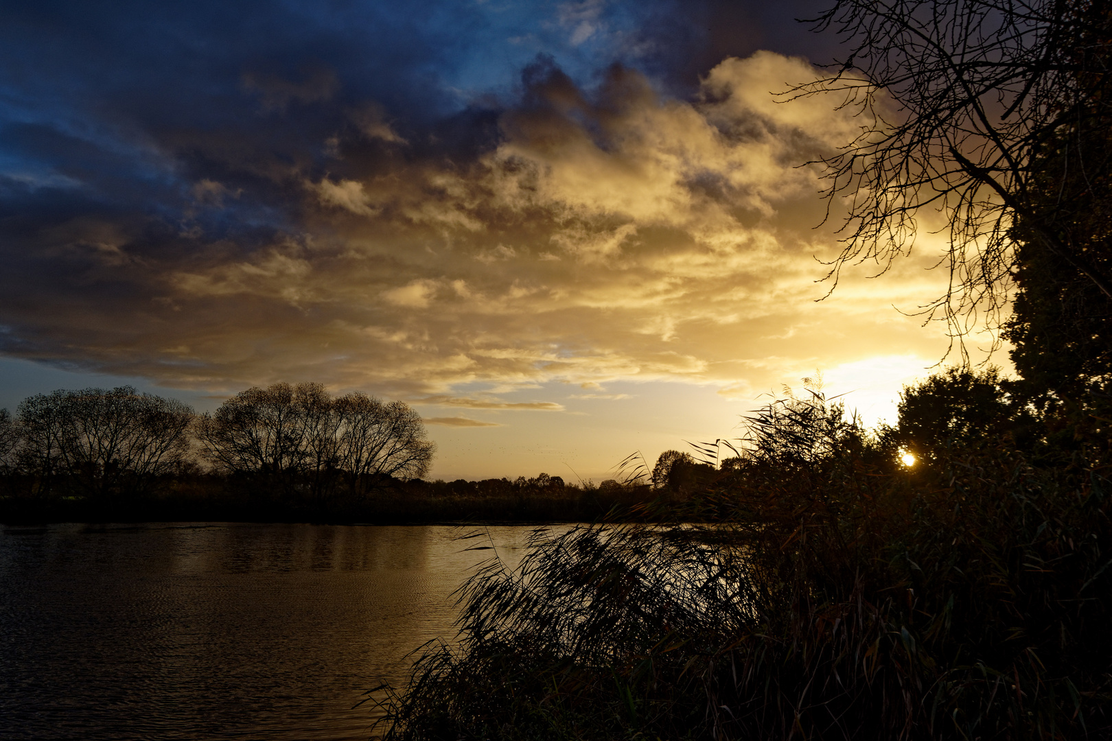 Abendstimmung im November mit tiefstehender Sonne 2