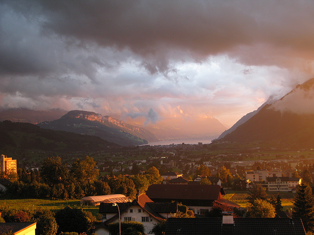 Abendstimmung im Schwyzer Talkessel