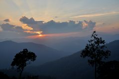 Abendstimmung in den Bergen von Thailand