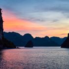 Abendstimmung in der Halong Bucht 02