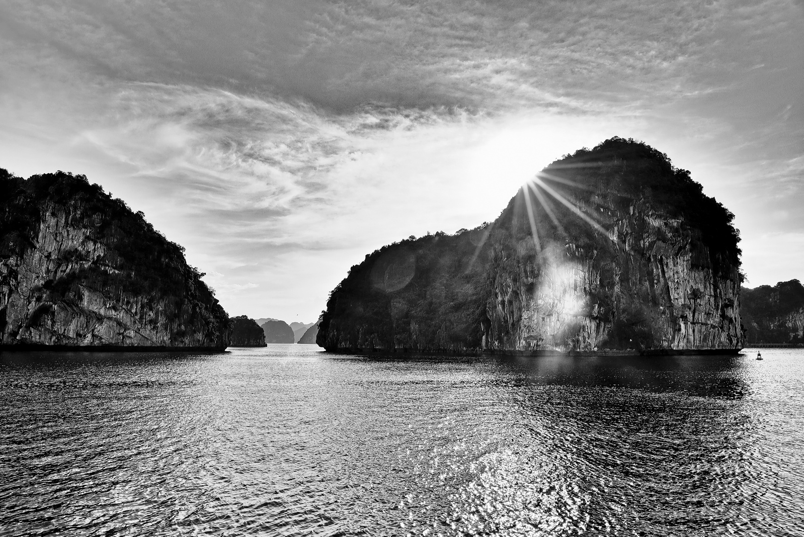 Abendstimmung in der Halong Bucht 03