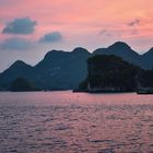 Abendstimmung in der Halong Bucht 09