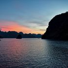 Abendstimmung in der Halong Bucht 11