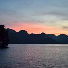 Abendstimmung in der Halong Bucht 12